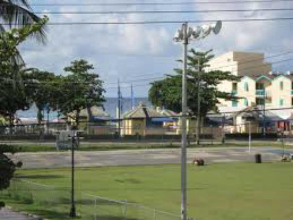Carib Blue Apartments Oistins Exterior photo