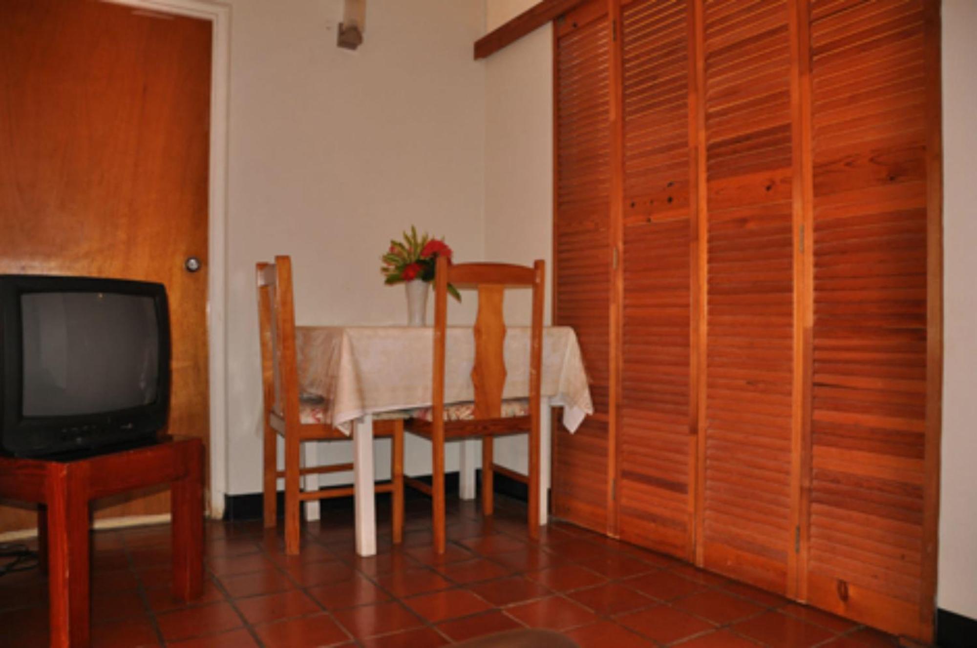 Carib Blue Apartments Oistins Exterior photo