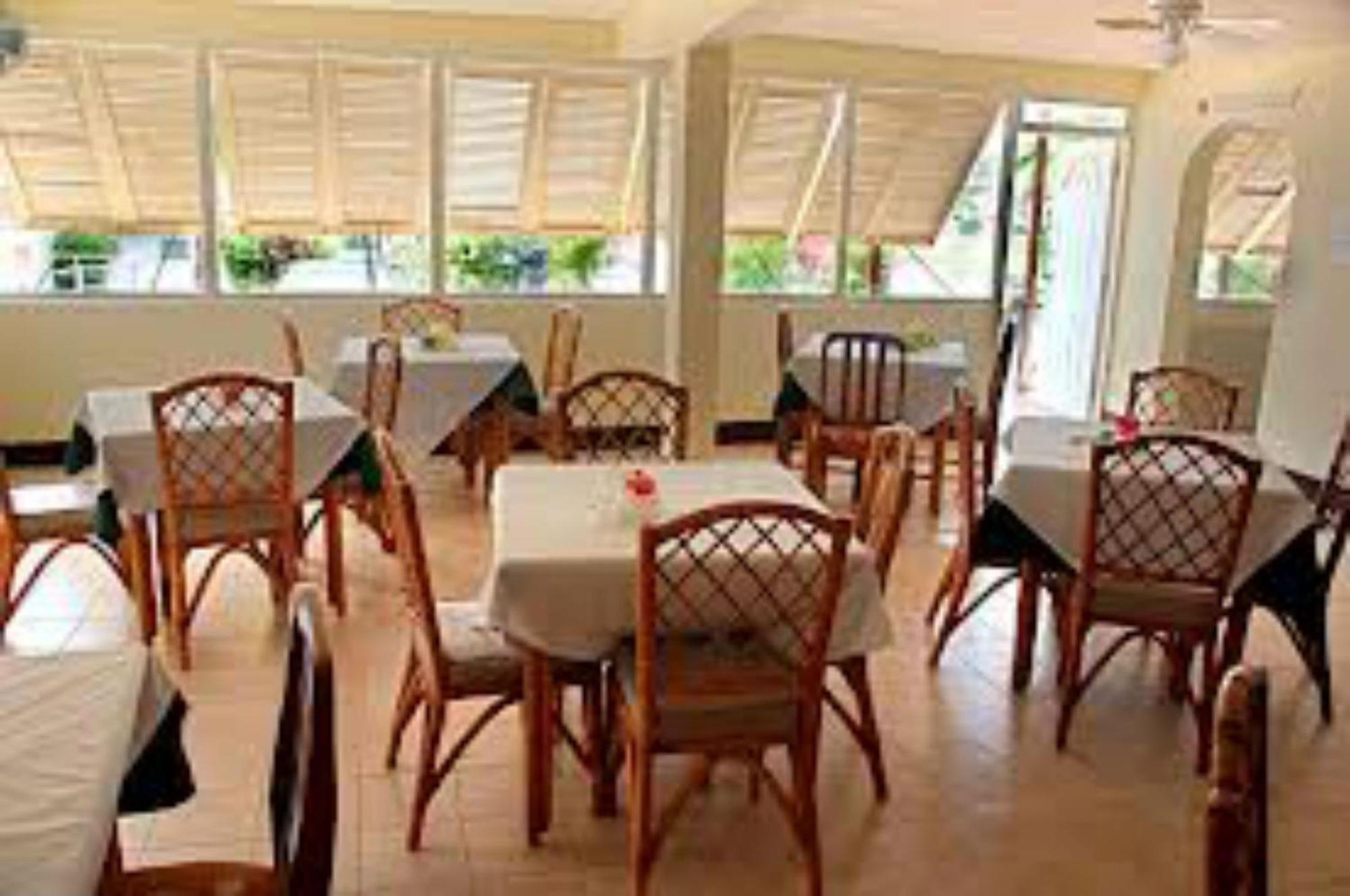 Carib Blue Apartments Oistins Exterior photo
